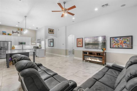 House in Windermere, Florida 5 bedrooms, 311.97 sq.m. № 2112533 - photo 10