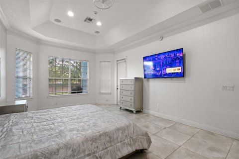 House in Windermere, Florida 5 bedrooms, 311.97 sq.m. № 2112533 - photo 14