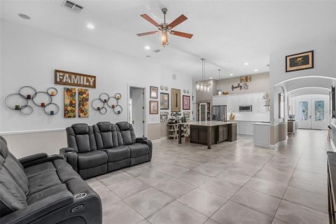 House in Windermere, Florida 5 bedrooms, 311.97 sq.m. № 2112533 - photo 11