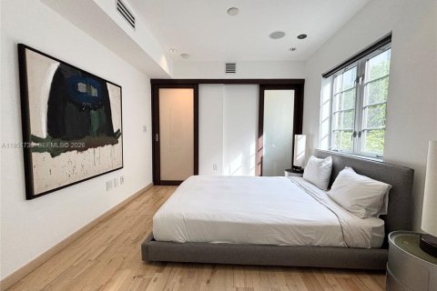Condo in Miami Beach, Florida, 2 bedrooms № 2153161 - photo 11