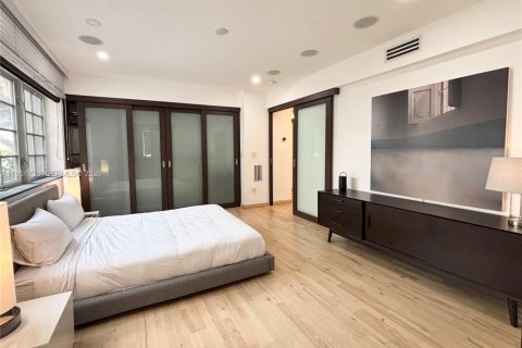 Condo in Miami Beach, Florida, 2 bedrooms № 2153161 - photo 8