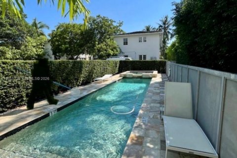 Condo in Miami Beach, Florida, 2 bedrooms № 2153161 - photo 16