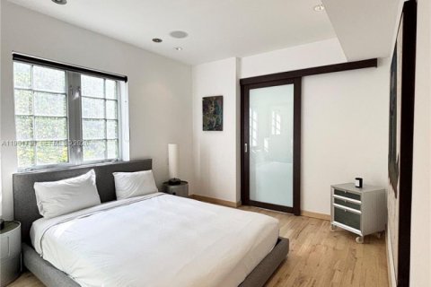 Condo in Miami Beach, Florida, 2 bedrooms № 2153161 - photo 10
