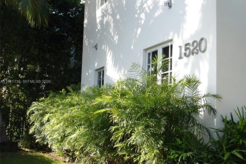 Condo in Miami Beach, Florida, 2 bedrooms № 2153161 - photo 19