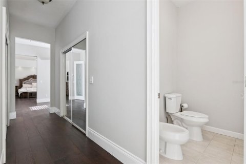 House in Longwood, Florida 5 bedrooms, 603.59 sq.m. № 2320854 - photo 27