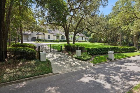 House in Longwood, Florida 5 bedrooms, 603.59 sq.m. № 2320854 - photo 3