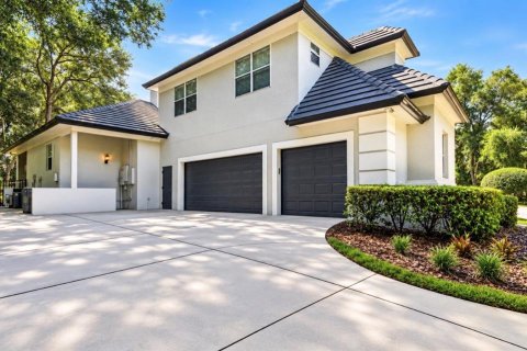 House in Longwood, Florida 5 bedrooms, 603.59 sq.m. № 2320854 - photo 6