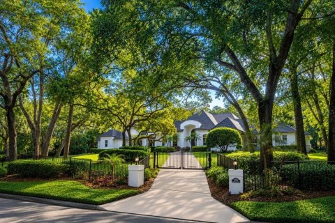 House in Longwood, Florida 5 bedrooms, 603.59 sq.m. № 2320854