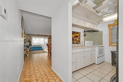 Condominio en venta en Royal Palm Beach, Florida, 2 dormitorios, 101.08 m2 № 1991292 - foto 11