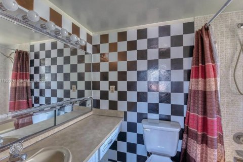 Condo in Royal Palm Beach, Florida, 2 bedrooms  № 1991292 - photo 7