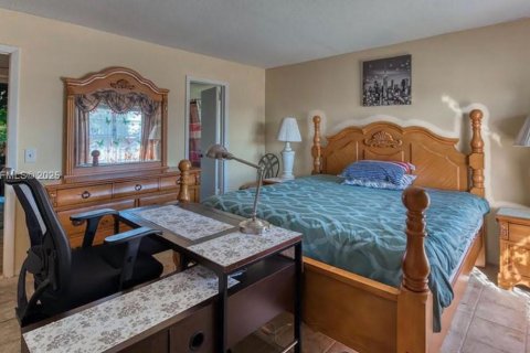 Condo in Royal Palm Beach, Florida, 2 bedrooms  № 1991292 - photo 5