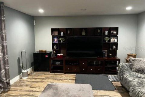 Casa en venta en Apopka, Florida, 5 dormitorios, 271.74 m2 № 2238099 - foto 3