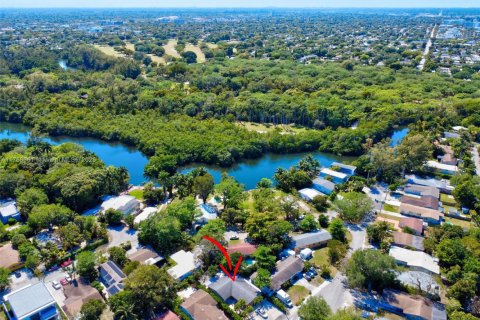 Immobilier commercial à vendre à North Miami Beach, Floride: 165.18 m2 № 1696356 - photo 3