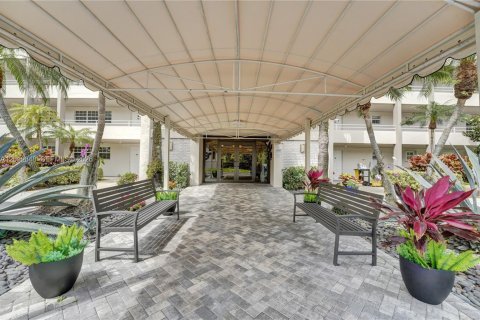 Condominio en venta en Pompano Beach, Florida, 2 dormitorios, 98.85 m2 № 2076636 - foto 3