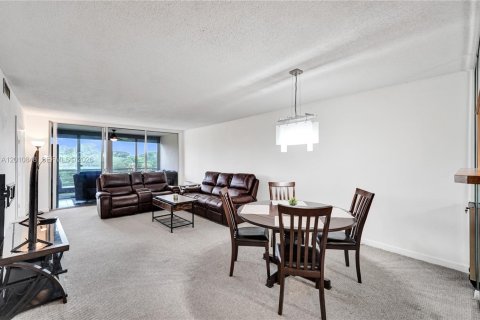 Condominio en venta en Pompano Beach, Florida, 2 dormitorios, 98.85 m2 № 2076636 - foto 16