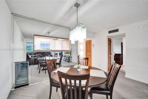 Condominio en venta en Pompano Beach, Florida, 2 dormitorios, 98.85 m2 № 2076636 - foto 20