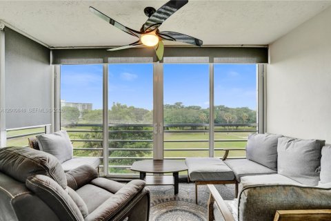 Condominio en venta en Pompano Beach, Florida, 2 dormitorios, 98.85 m2 № 2076636 - foto 26