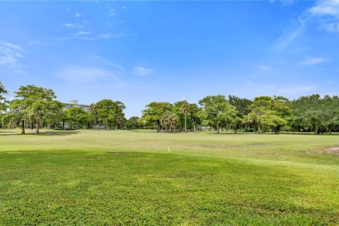 Condominio en venta en Pompano Beach, Florida, 2 dormitorios, 98.85 m2 № 2076636 - foto 8