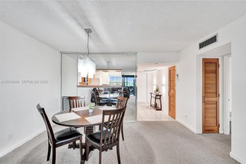 Condominio en venta en Pompano Beach, Florida, 2 dormitorios, 98.85 m2 № 2076636 - foto 19