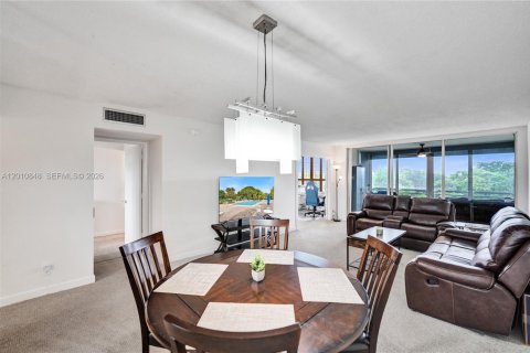 Condominio en venta en Pompano Beach, Florida, 2 dormitorios, 98.85 m2 № 2076636 - foto 21