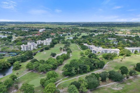 Condominio en venta en Pompano Beach, Florida, 2 dormitorios, 98.85 m2 № 2076636 - foto 2