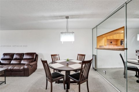 Condominio en venta en Pompano Beach, Florida, 2 dormitorios, 98.85 m2 № 2076636 - foto 17