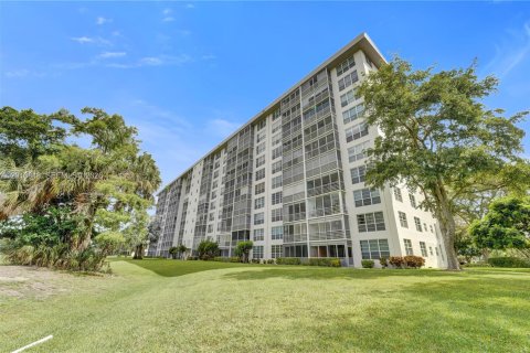 Condominio en venta en Pompano Beach, Florida, 2 dormitorios, 98.85 m2 № 2076636 - foto 9