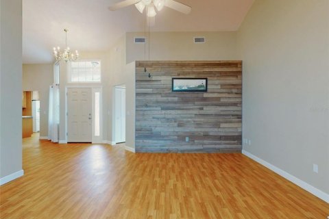 House in DeLand, Florida 2 bedrooms, 122.72 sq.m. № 2296781 - photo 10