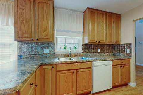 House in DeLand, Florida 2 bedrooms, 122.72 sq.m. № 2296781 - photo 7