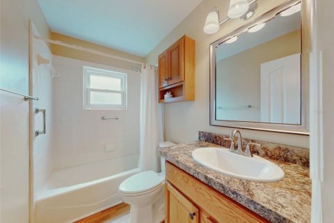 House in DeLand, Florida 2 bedrooms, 122.72 sq.m. № 2296781 - photo 21