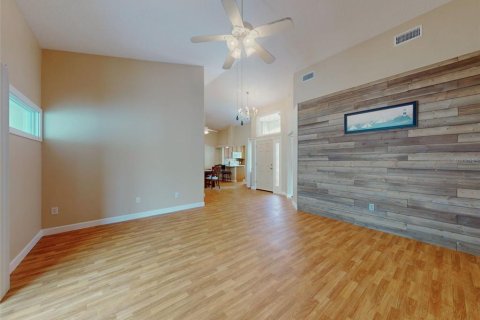 House in DeLand, Florida 2 bedrooms, 122.72 sq.m. № 2296781 - photo 11