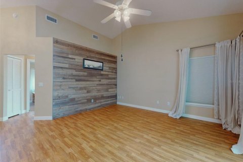 House in DeLand, Florida 2 bedrooms, 122.72 sq.m. № 2296781 - photo 9