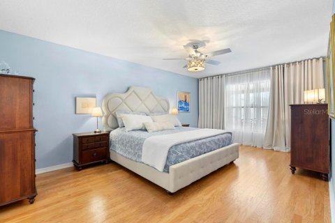 House in Orange City, Florida 5 bedrooms, 242.57 sq.m. № 1519326 - photo 27