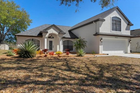 House in Orange City, Florida 5 bedrooms, 242.57 sq.m. № 1519326 - photo 1
