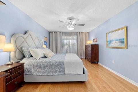 House in Orange City, Florida 5 bedrooms, 242.57 sq.m. № 1519326 - photo 30