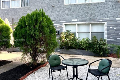 Commercial property in Hollywood, Florida № 2057730 - photo 8