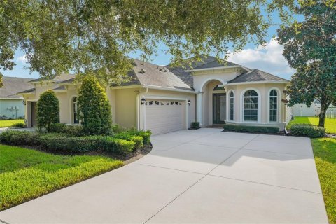 House in Land O' Lakes, Florida 3 bedrooms, 191.01 sq.m. № 2358631