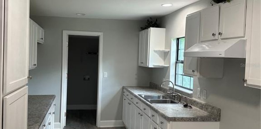 Villa ou maison à Wildwood, Floride 3 chambres, 88.07 m2 № 2114592