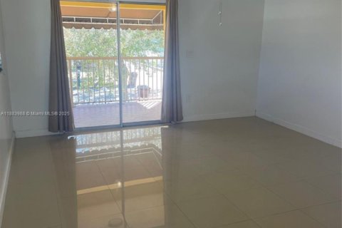 Commercial property in Hialeah, Florida 217.86 sq.m. № 1930830 - photo 21