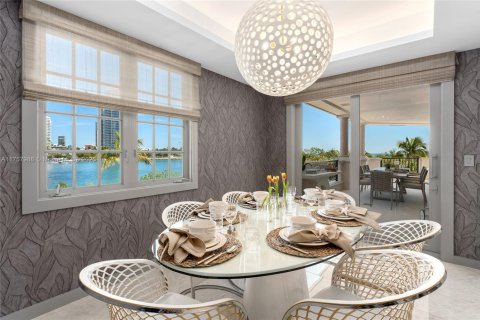 Condominio en venta en Miami Beach, Florida, 5 dormitorios, 633.59 m2 № 1862693 - foto 22