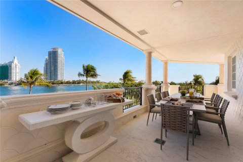 Condominio en venta en Miami Beach, Florida, 5 dormitorios, 633.59 m2 № 1862693 - foto 23