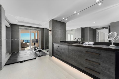 Condominio en venta en Miami Beach, Florida, 5 dormitorios, 633.59 m2 № 1862693 - foto 30