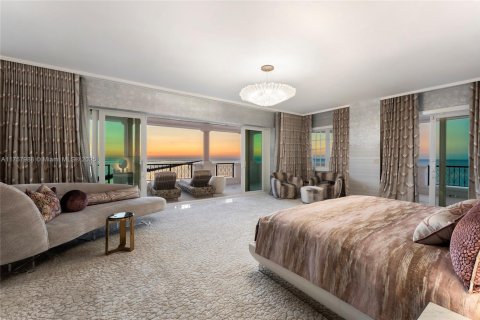 Condominio en venta en Miami Beach, Florida, 5 dormitorios, 633.59 m2 № 1862693 - foto 24
