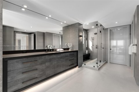 Condominio en venta en Miami Beach, Florida, 5 dormitorios, 633.59 m2 № 1862693 - foto 29