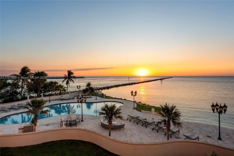 Condominio en venta en Miami Beach, Florida, 5 dormitorios, 633.59 m2 № 1862693 - foto 10