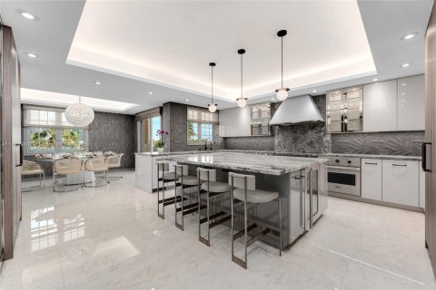 Condominio en venta en Miami Beach, Florida, 5 dormitorios, 633.59 m2 № 1862693 - foto 16