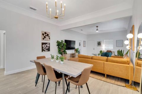 Villa ou maison à vendre à Tampa, Floride: 3 chambres, 128.21 m2 № 2214860 - photo 7