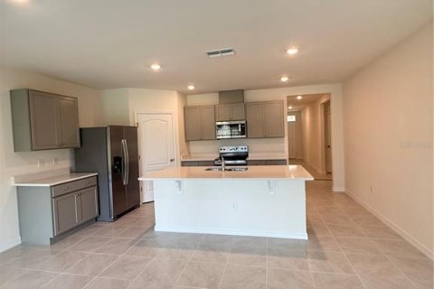 House in Lake Wales, Florida 4 bedrooms, 169.83 sq.m. № 2389204 - photo 2
