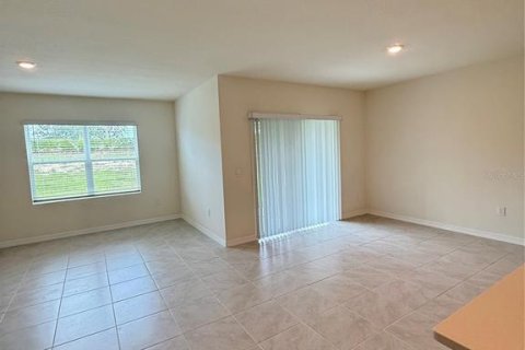 House in Lake Wales, Florida 4 bedrooms, 169.83 sq.m. № 2389204 - photo 3