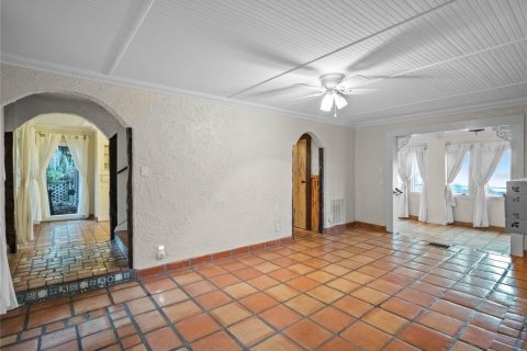 House in Mount Dora, Florida 6 bedrooms, 696.4 sq.m. № 1437582 - photo 19